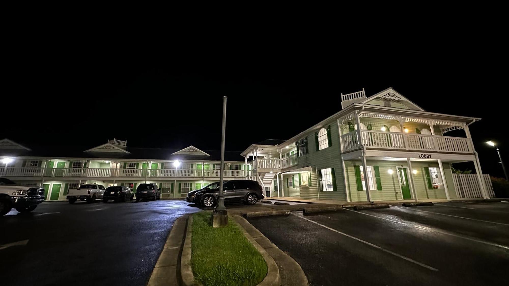Key West Inn Chatsworth Exterior foto